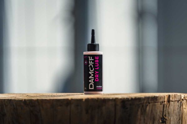 Damoff Dry Lube, la primera cera para cadenas resistente al agua que mejora y prolonga la vida de la transmisión