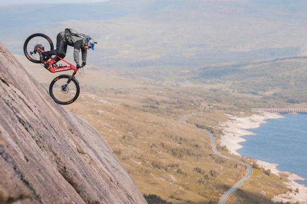 ¿Cómo frenan los Magura Gustav Pro? Danny MacAskill los pone a prueba en este vídeo