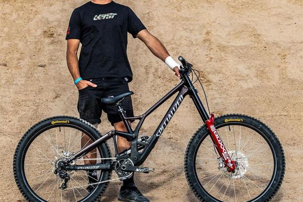 Dawid y Szymon Godziek se despiden de NS Bikes para dar la bienvenida a Specialized