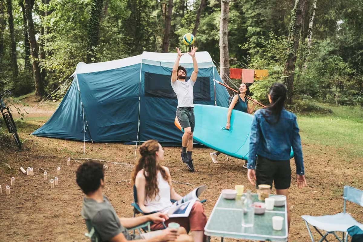 Los diez imprescindibles de Decathlon para disfrutar de unas vacaciones en camping