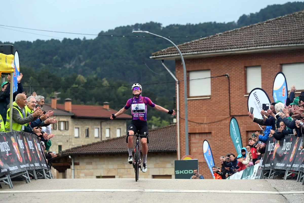 Demi Vollering sigue agrandando su palmarés tras adjudicarse la Vuelta a Burgos Femenina 2024