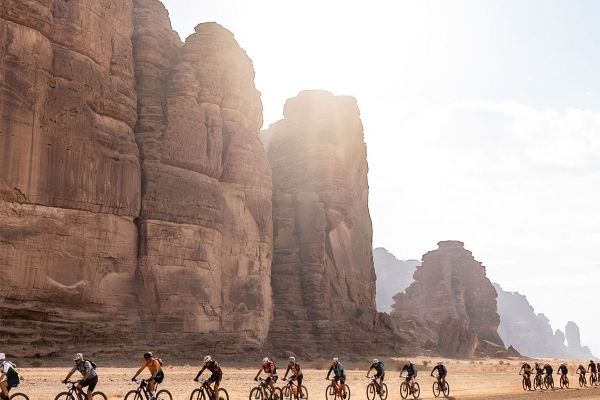 El documental de la NEOM Titan Desert Saudi Arabia 2024: una epopeya en el desierto