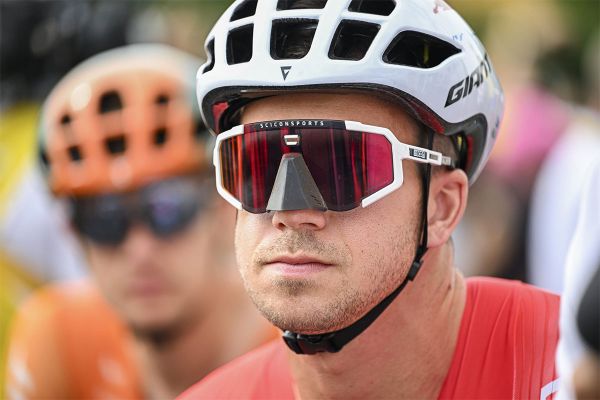 ¿Gafas de ciclismo con nariz aerodinámica? Dylan Groenewegen lleva en el Tour de Francia unas Scicon nunca antes vistas