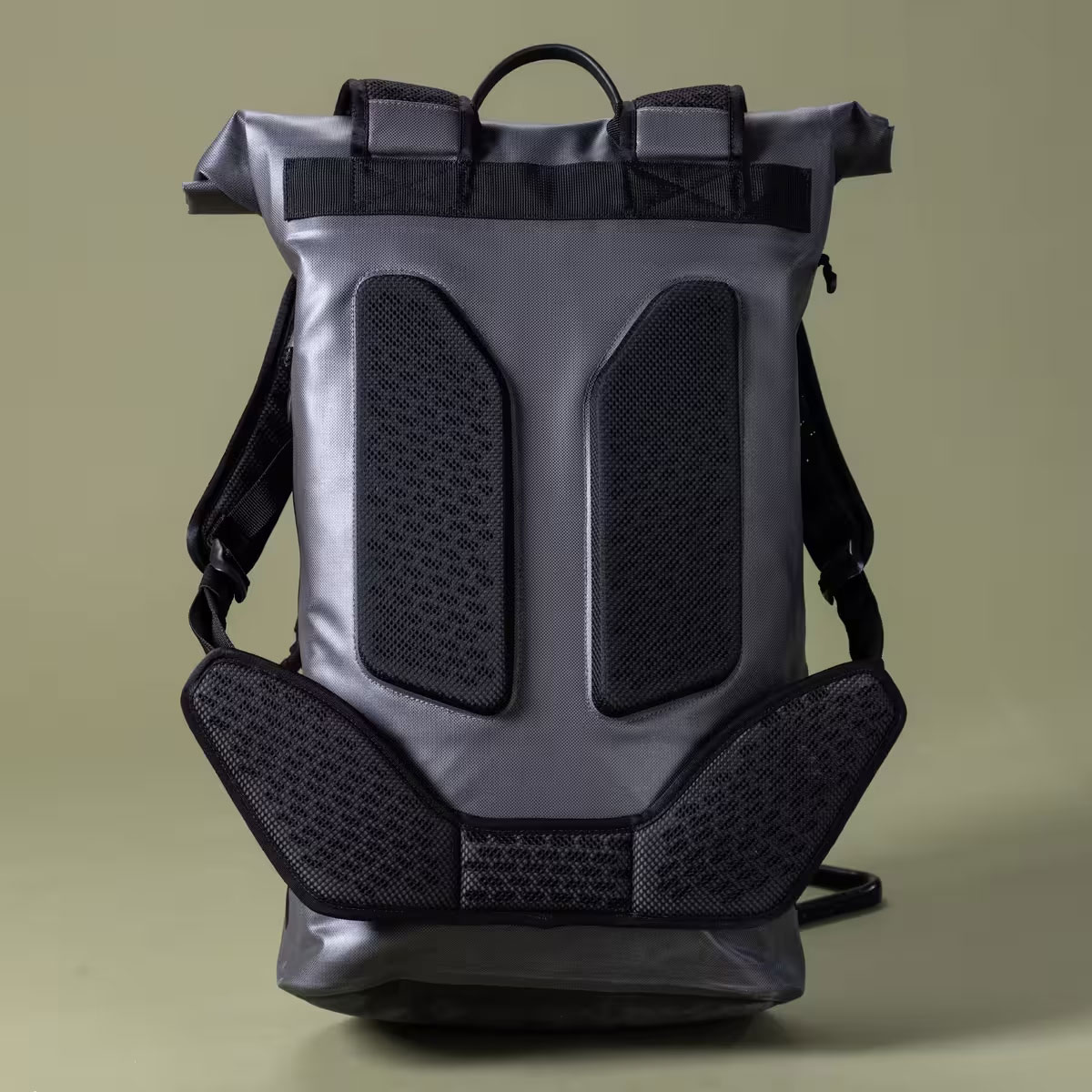 Elops Speed 520, una mochila de gran capacidad completamente impermeable para salir de viaje con la bicicleta