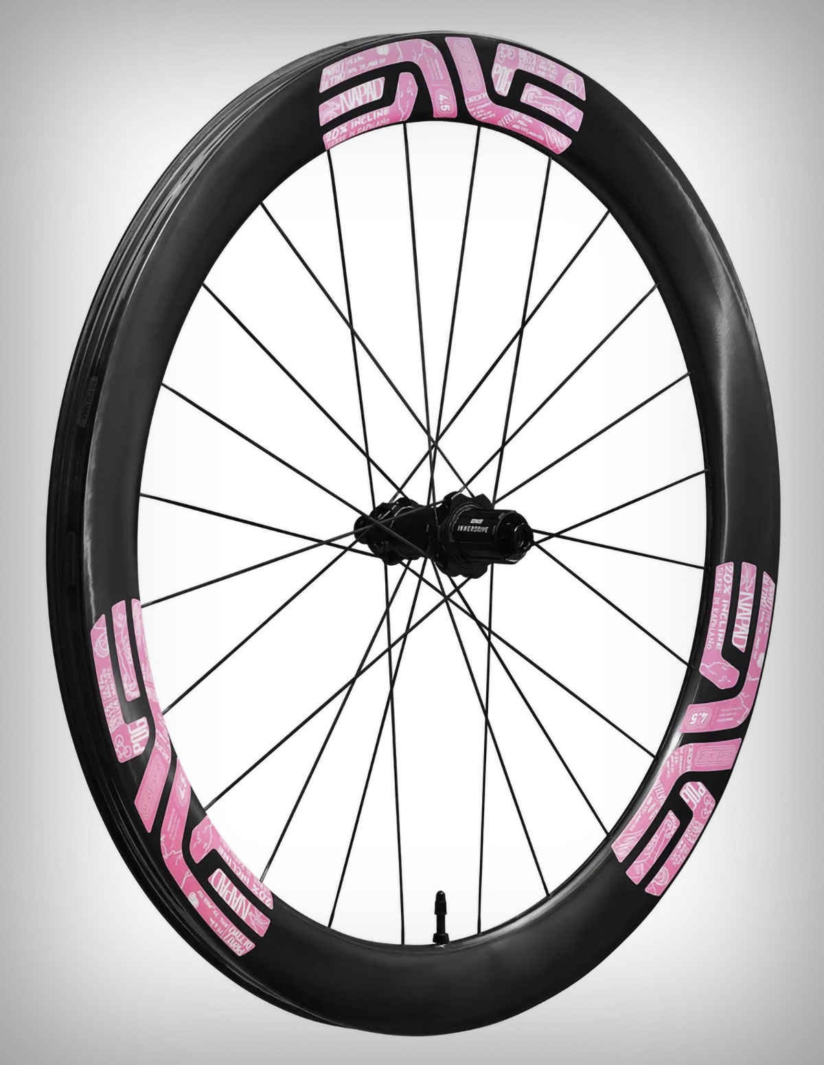 ENVE SES 4.5 LTD, una edición limitada de las ruedas con las que Tadej Pogacar ganó el Giro de Italia 2024