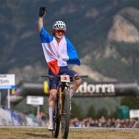 Campeonato del Mundo de XCO 2024: Puck Pieterse se lleva el maillot arcoíris en la Élite femenina
