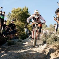 Copa del Mundo de Enduro 2024: Hattie Harnden y Richie Rude se llevan la victoria en la ronda inaugural de Finale Ligure