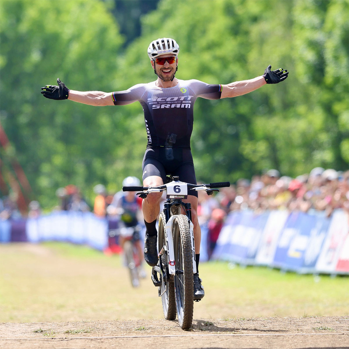 Copa del Mundo de XCO 2024: Nino Schurter y Pauline Ferrand-Prévot se llevan la victoria en Val di Sole