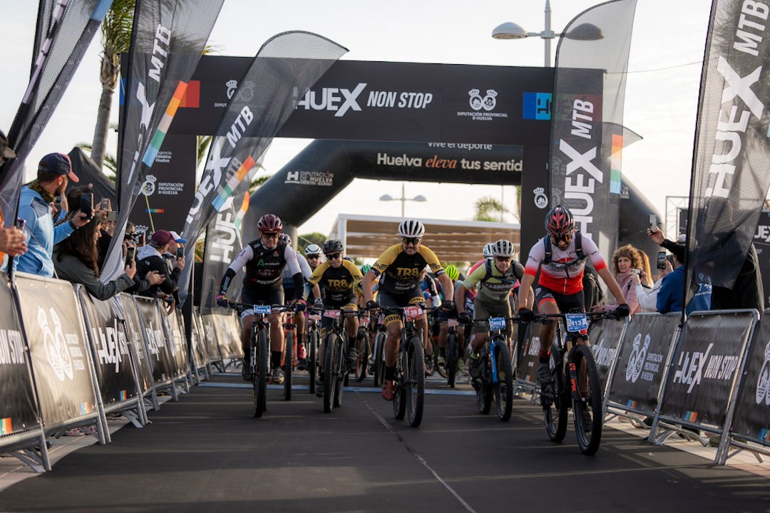 José Ramón Delgado e Isabel Casanueva triunfan en la HUEX Non Stop 2024, la prueba de MTB más dura de Huelva