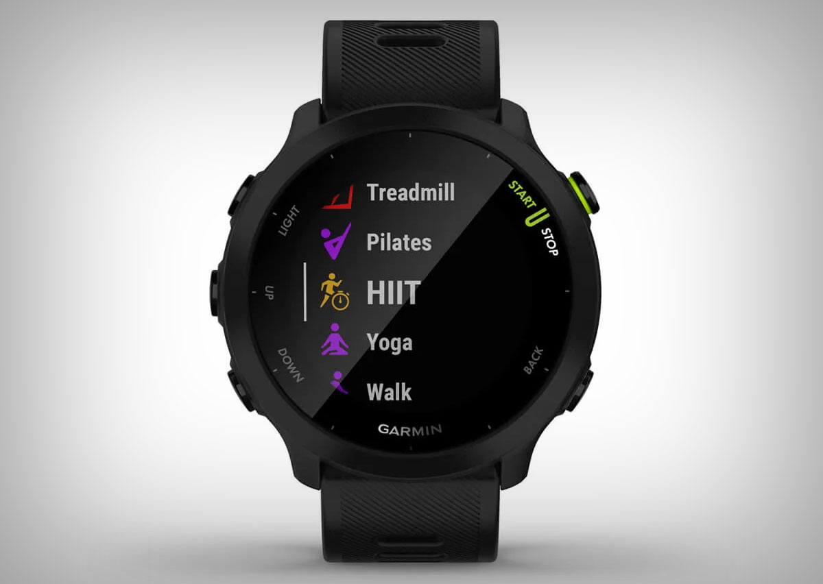 El Garmin Forerunner 55 con GPS, varios modos deportivos y autonomía de hasta 14 días, a precio mínimo en Amazon