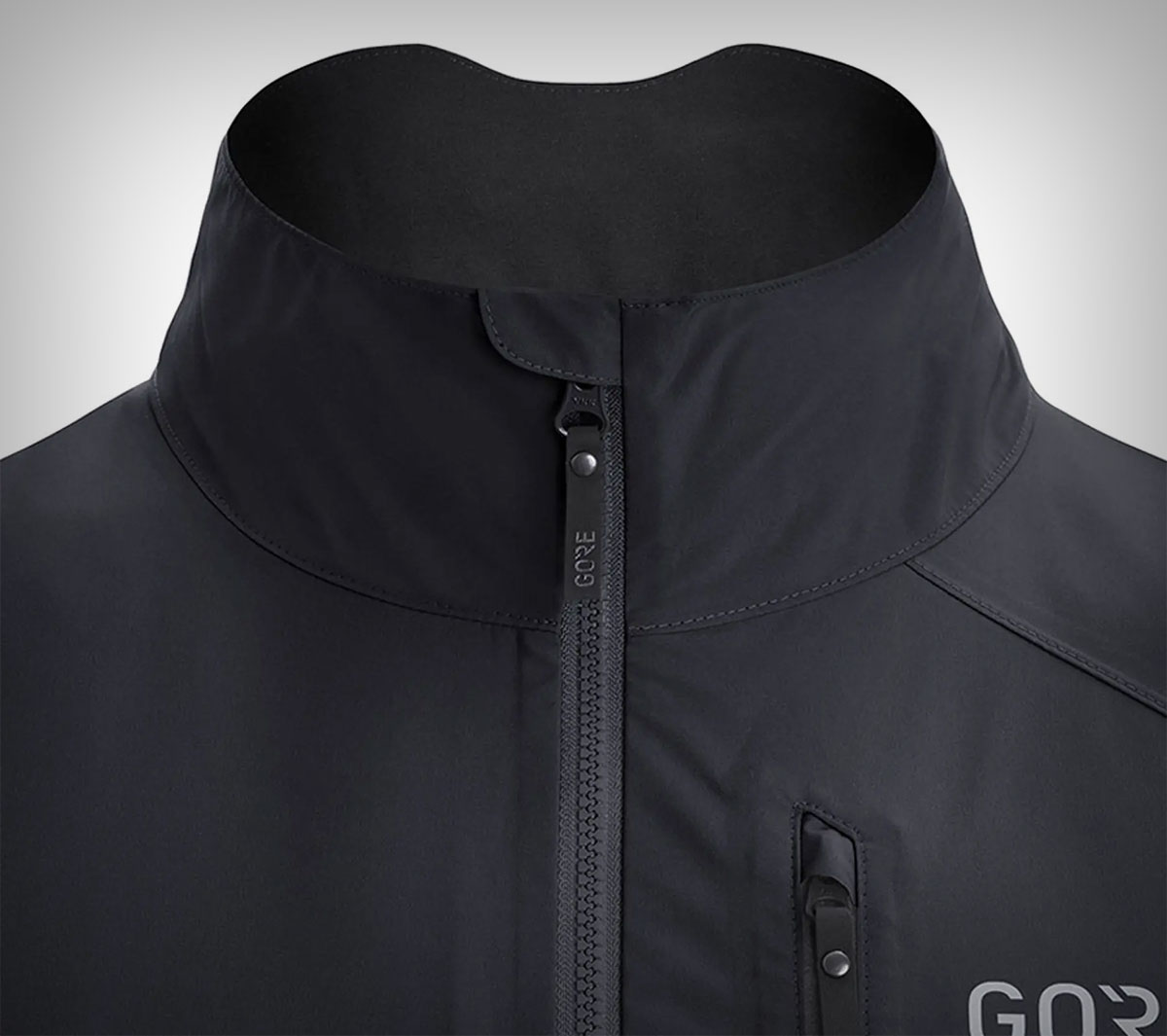 Para no dejarla escapar: la chaqueta ultraligera Gore Wear Gore-Tex Paclite, con un 58% de descuento en Amazon