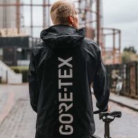 Gorewear Endure GORE-TEX LE2, una chaqueta impermeable de edición limitada perfecta tanto encima como fuera de la bici