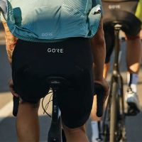 Gorewear está de rebajas en Amazon con descuentos de hasta el 50% en maillots, culottes, guantes, chaquetas y más