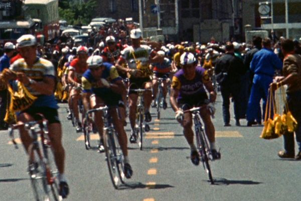 Vino, champán, cerveza, salchichas y escapadas al bar: así se hidrataban y alimentaban los ciclistas del Tour de Francia de 1962