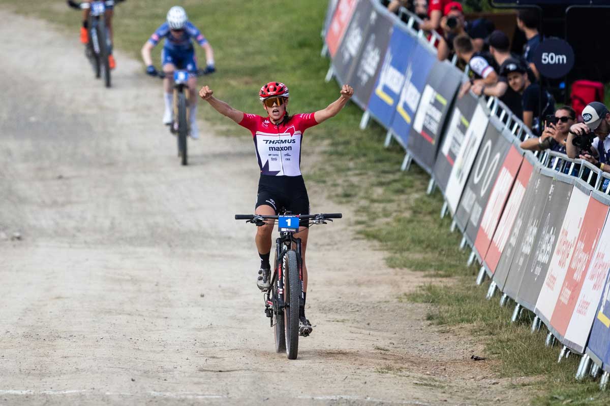 Copa del Mundo de Short Track 2024: los mejores momentos de las carreras Élite de Les Gets