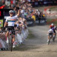 Copa del Mundo de Short Track 2024: los mejores momentos de las carreras Élite de Les Gets