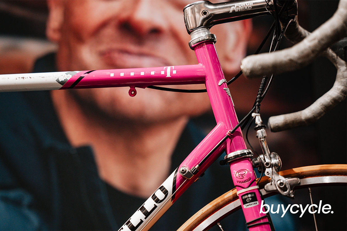 Jan Ullrich pone en subasta su legendaria bicicleta de carreras Pinarello en buycycle para el desarrollo de jóvenes promesas ciclistas
