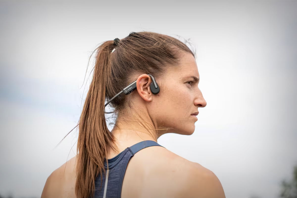 Kiprun BC500, los auriculares de conducción ósea de Decathlon perfectos para entrenar en interiores y correr al aire libre