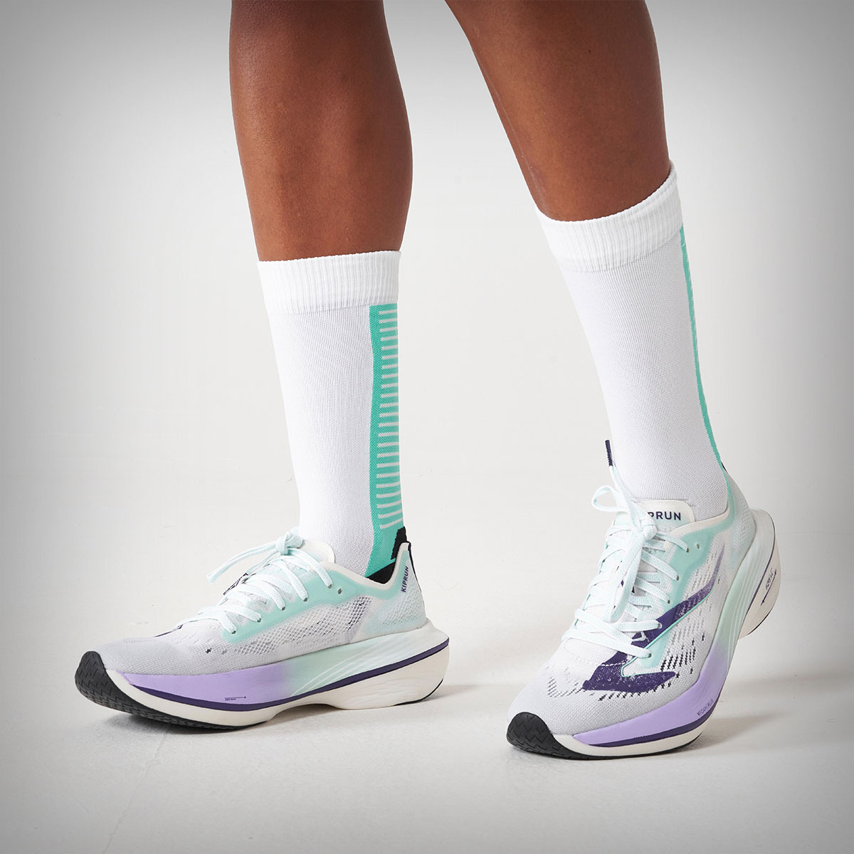Kiprun KD900X LD, las nuevas zapatillas con placa de carbono de Decathlon para corredores y triatletas