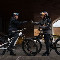 Para verlo: dos leyendas escocesas del Mountain Bike, Kriss Kyle y Danny MacAskill, mano a mano