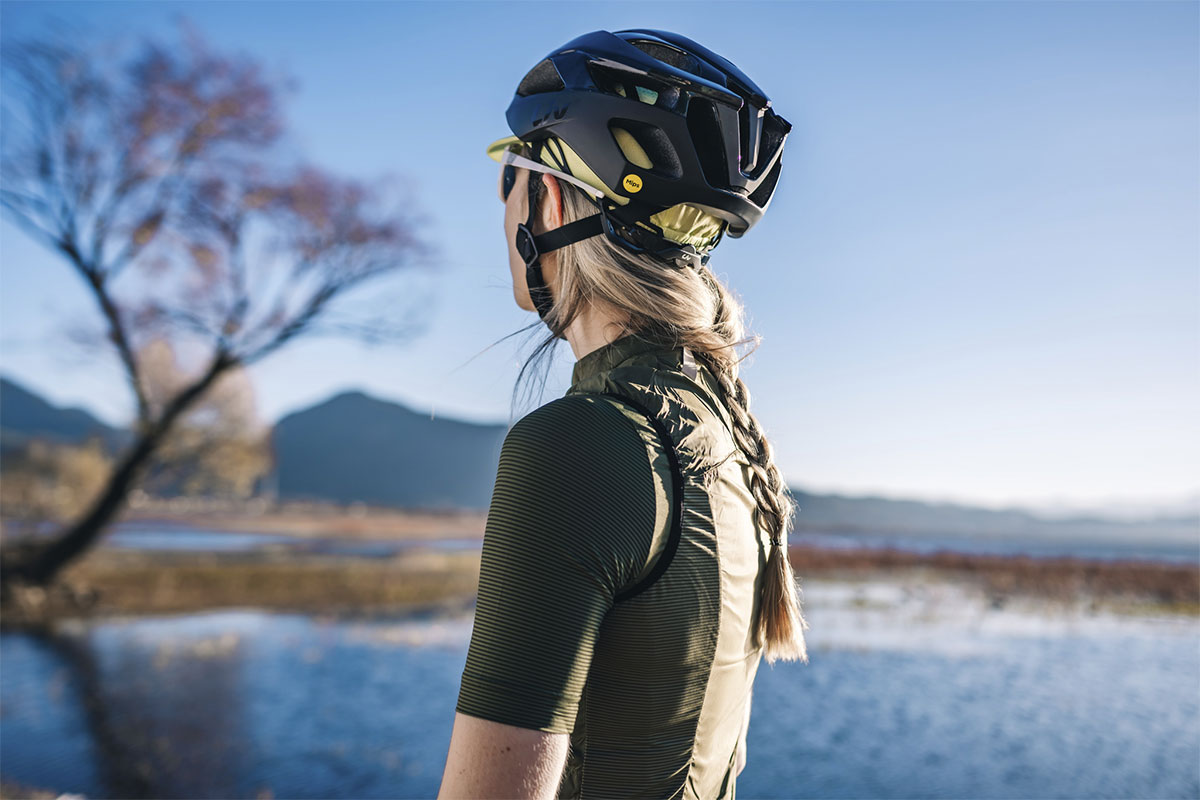 Liv Cycling presenta el Liv Rev Elite, un casco para carretera, gravel y XC que combina seguridad y comodidad sin pagar de más