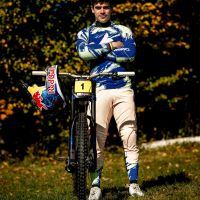 Un repaso a la temporada 2024 de Loïc Bruni y Valentina Höll, los ganadores de la Copa del Mundo de Descenso