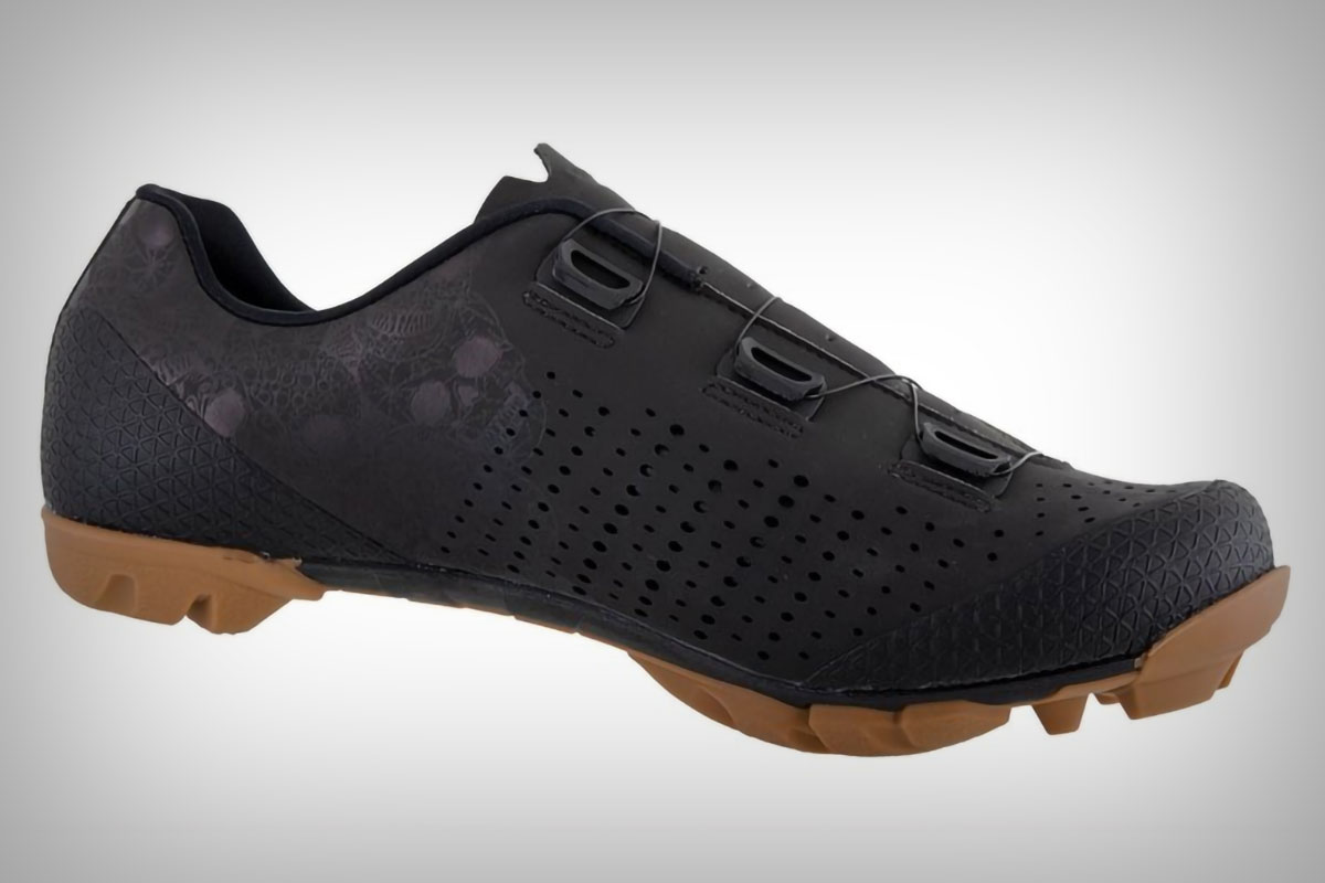 LUCK MTB Galaxy Calaveras: zapatillas de XC de alto rendimiento con diseño llamativo y un precio inmejorable