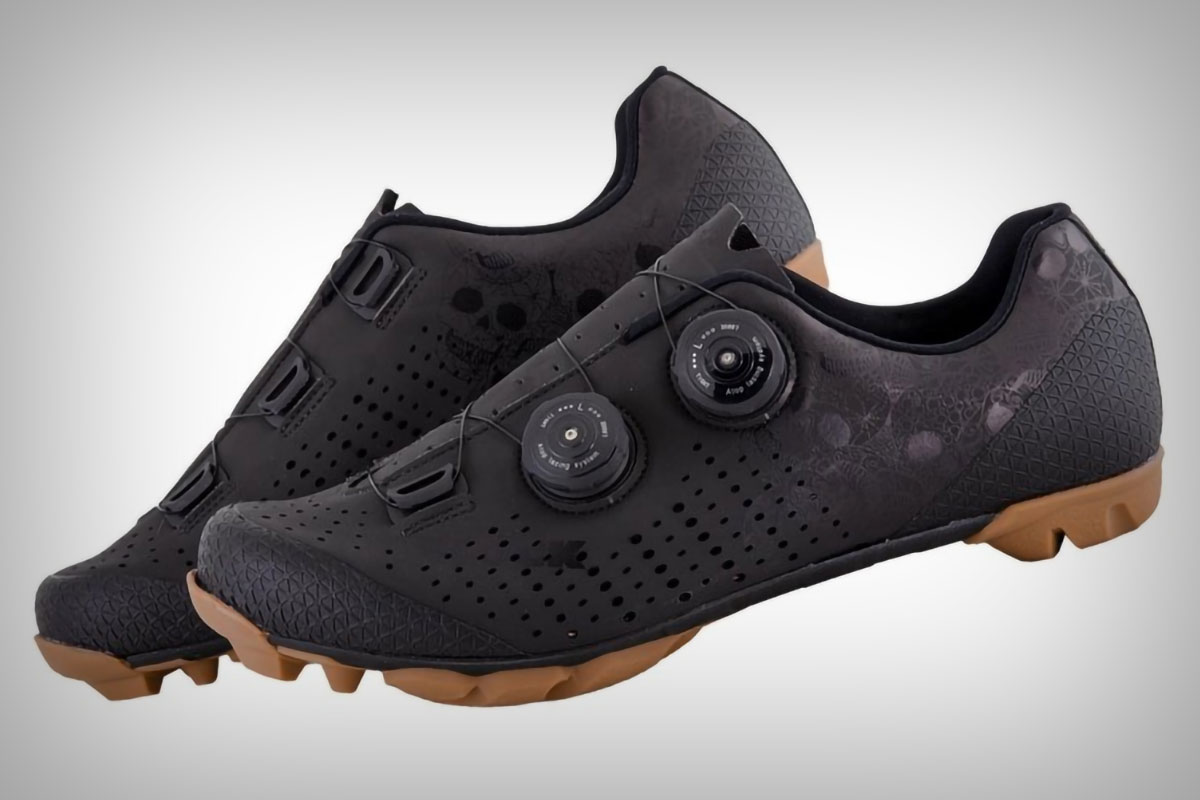 LUCK MTB Galaxy Calaveras: zapatillas de XC de alto rendimiento con diseño llamativo y un precio inmejorable