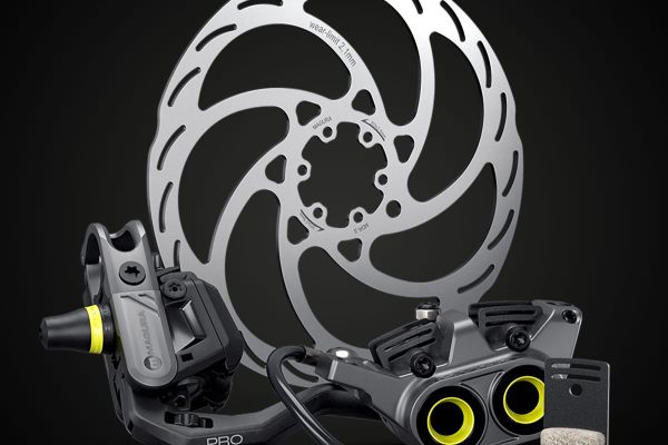 Magura Gustav Pro, llegan los frenos más potentes de la marca con cuatro pistones, cuatro pastillas, discos extragruesos y más