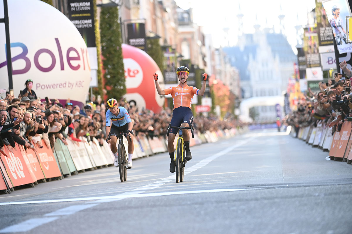 Marianne Vos conquista el Mundial de Gravel 2024 tras vencer a Lotte Kopecky en un emocionante sprint final