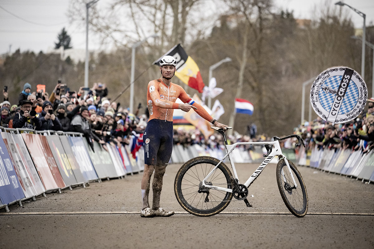 Mathieu van der Poel y Canyon Bicycles firman uno de los contratos de mayor duración en la historia del ciclismo profesional