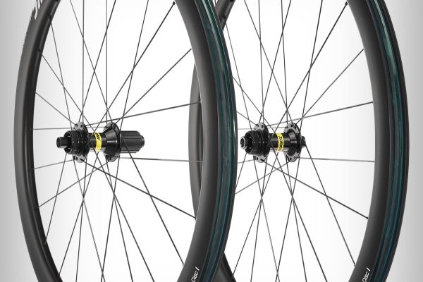 Mavic presenta las Cosmic S 42 Disc, su primer juego de ruedas de carbono por debajo de los 1.000 euros