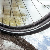 Michelin presenta el City Street, un neumático para bicis eléctricas que promete ligereza, protección y durabilidad