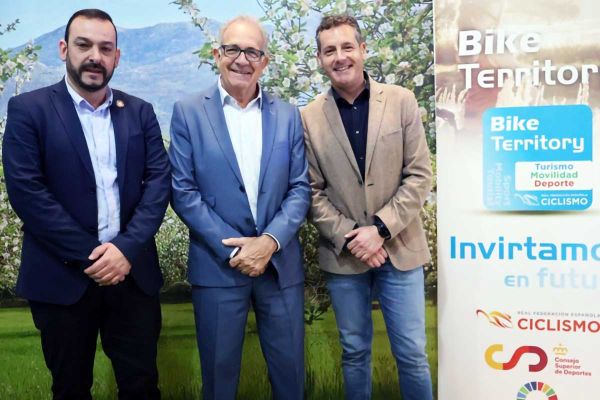 Mieres y la Real Federación Española de Ciclismo impulsan el cicloturismo y el MTB con una inversión de 187.000 euros