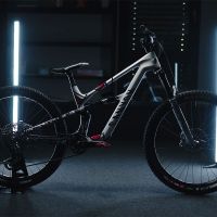 El montaje paso a paso de la Canyon Spectral CF personalizada de Braydon Bringhurst