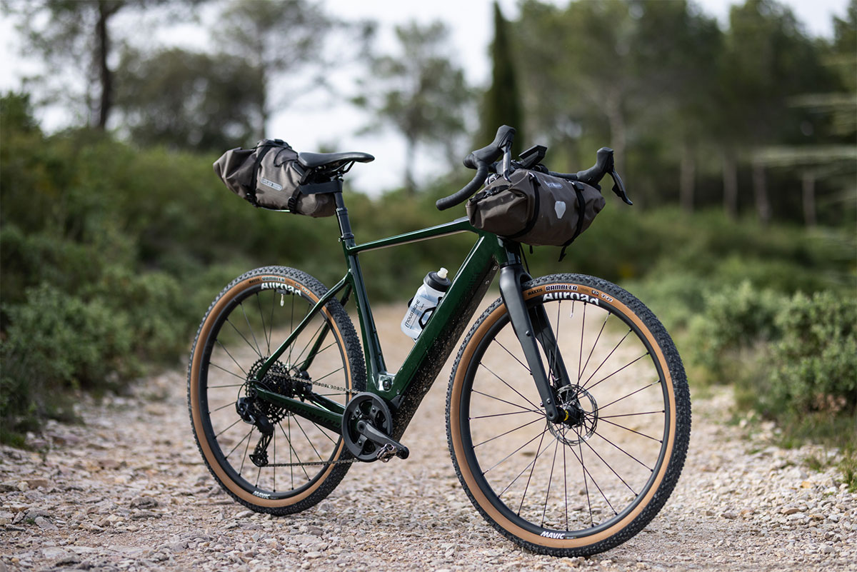 Moustache Bikes llama a revisión a tres modelos de 2018 a 2024 por riesgo de rotura en la horquilla de carbono