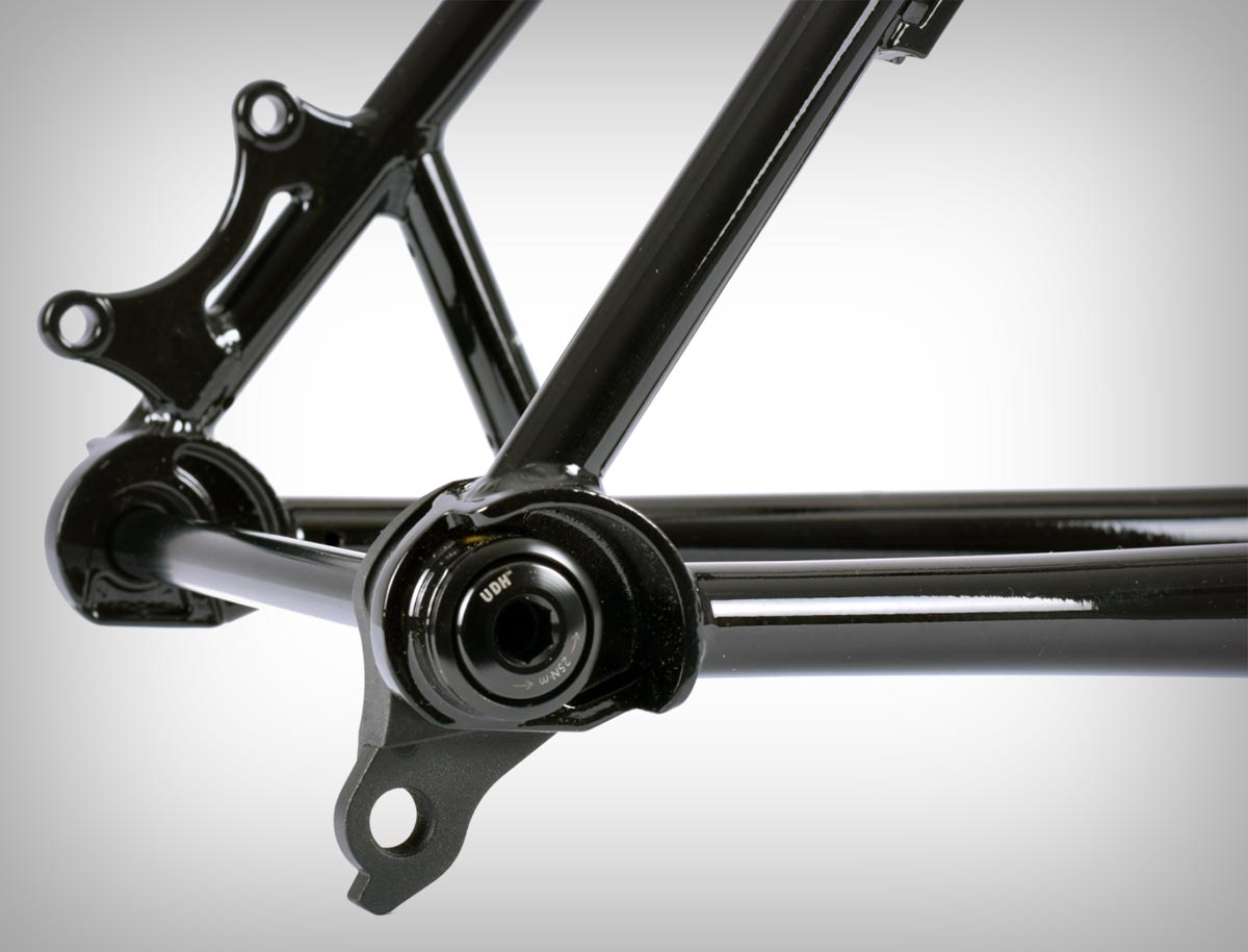Nordest Cycles presenta la Britango MK3, una rígida con cuadro de acero que rueda como una XC y desciende como una Enduro