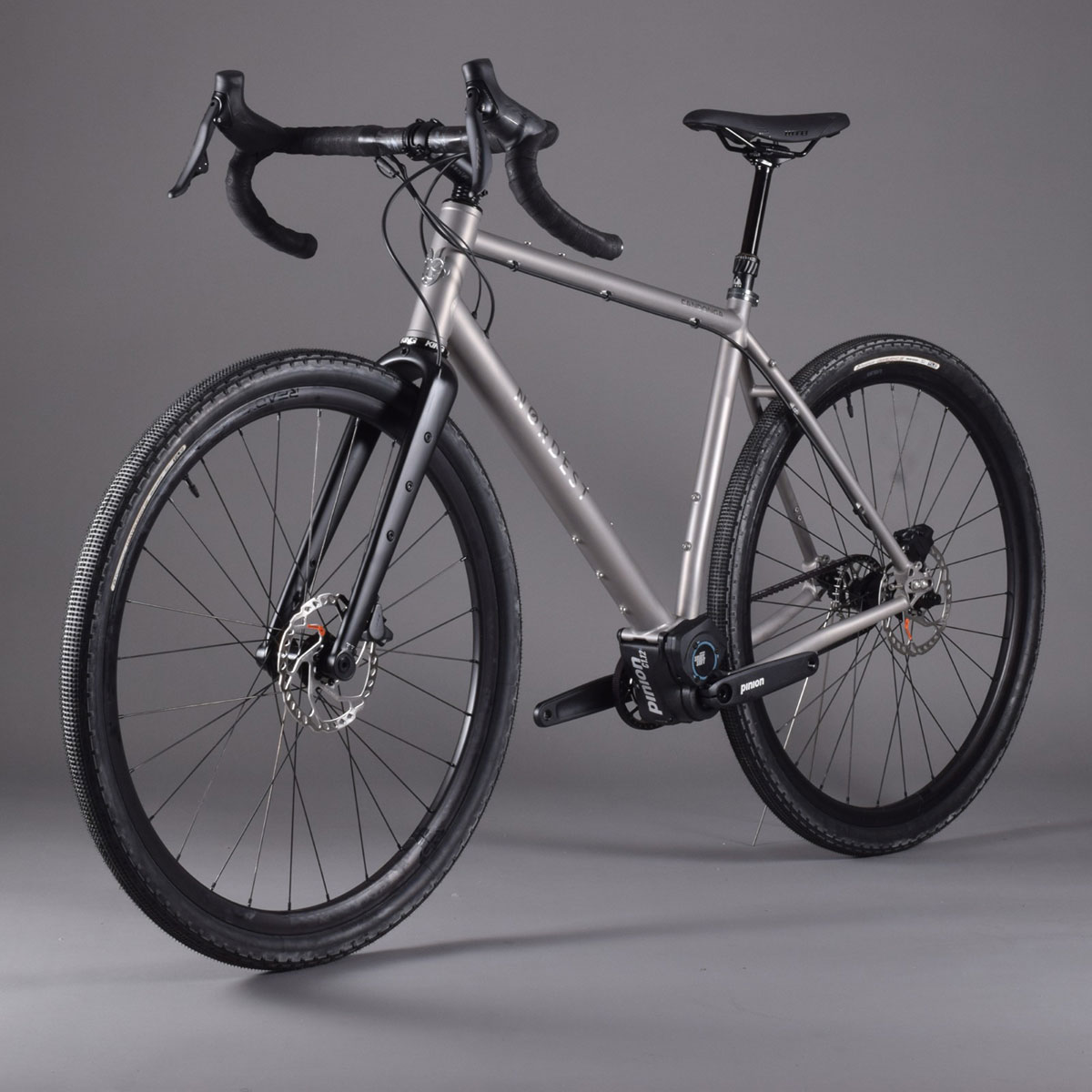 Nordest Cycles presenta la Candonga 2 Ti: una bici de gravel con cuadro de titanio compatible con transmisión Pinion