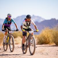 Oriol Colomé y Tessa Kortekaas toman la delantera en la NEOM Titan Desert Saudi Arabia 2024