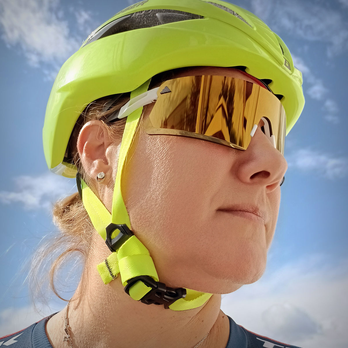 Adidas Dunamis, ligereza y protección en su máxima expresión para unas gafas que destacan sobre todo en el ciclismo