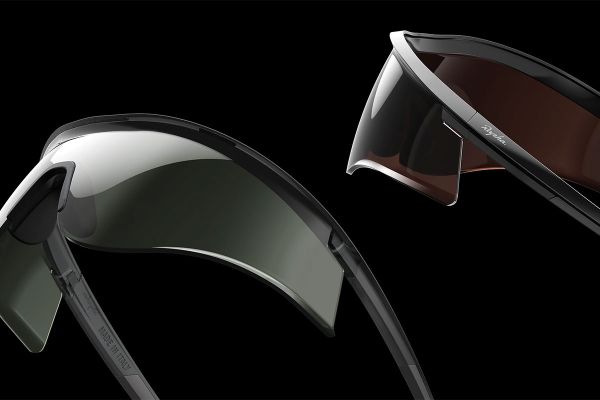 Rapha se estrena en el mercado de las gafas de ciclismo con tres modelos con lentes de distintos tonos que mejoran el contraste