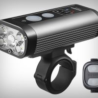 Ravemen PR2400, así es una de las mejores y más potentes luces frontales que se puede montar en una bicicleta