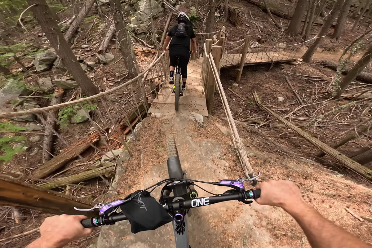 Remy Metailler recorre uno de los senderos mejor valorados del mundo en Trailforks: el Captain Kangaroo