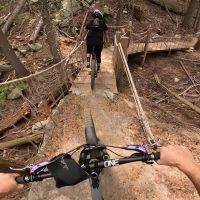 Remy Metailler recorre uno de los senderos mejor valorados del mundo en Trailforks: el Captain Kangaroo