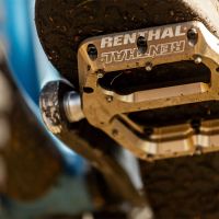 Renthal Revo-F, llegan los primeros pedales fabricados por la famosa marca británica de componentes