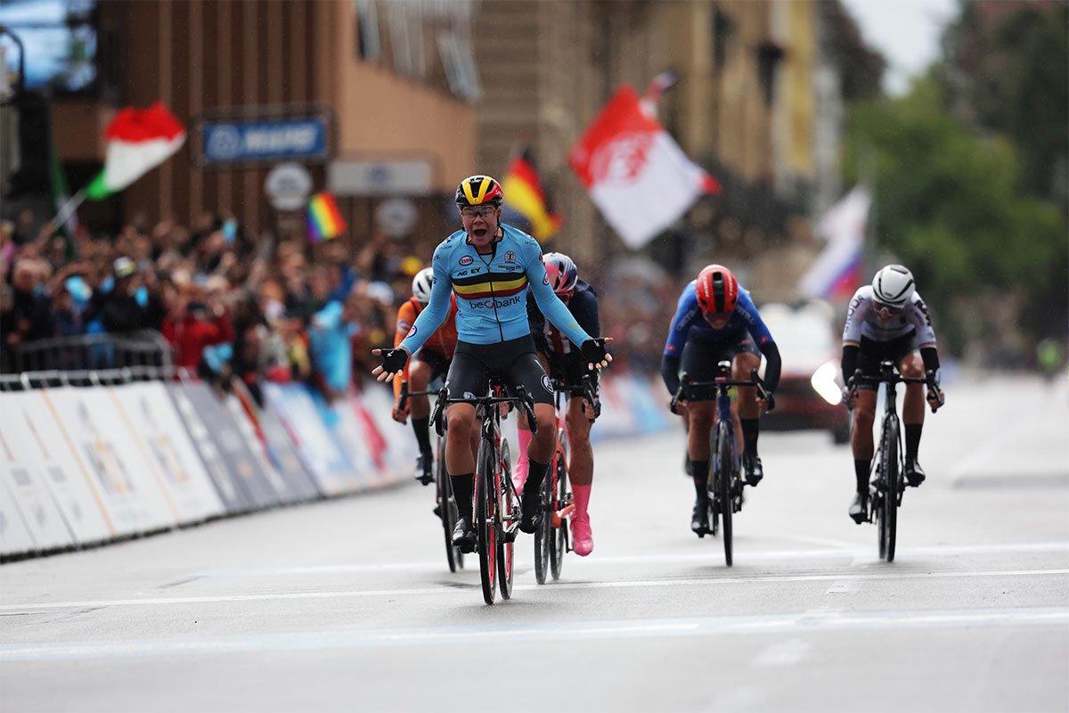 Los mejores momentos de la carrera de ciclismo en ruta de categoría Élite femenina en el Mundial de Zúrich