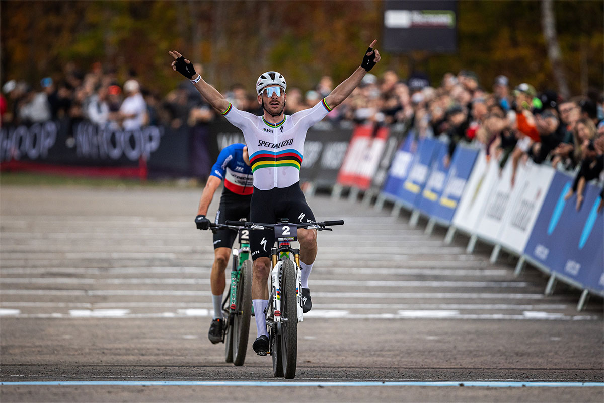 Los mejores momentos del Short Track (Élite) de la Copa del Mundo de Mont-Sainte-Anne