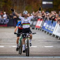 Los mejores momentos del Short Track (Élite) de la Copa del Mundo de Mont-Sainte-Anne