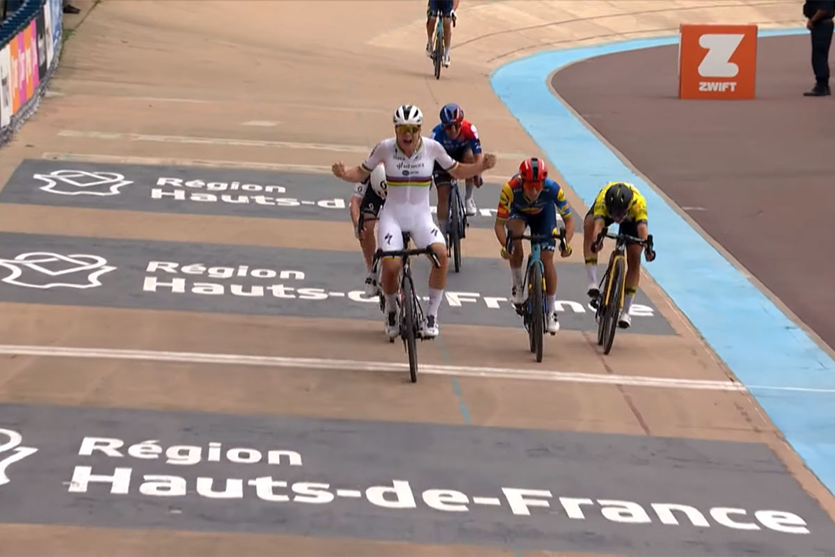 Los mejores momentos de la París-Roubaix Femmes avec Zwift 2024 resumidos en 8 minutos de vídeo