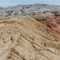 Gee Atherton vuelve a la carga con Ridgeline VI: Kazajstán, la nueva frontera del ciclismo de montaña extremo